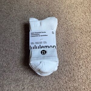 Men’s XL 11-14 lululemon athletica White Quarter Socks